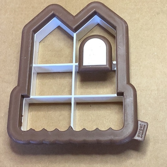 FINAL SALE PRICE Brown Bag Cookie Mold + House Shaped Cookie Cutter - Picture 4 of 6